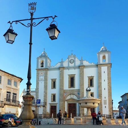 Évora