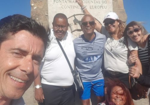 Tour desde Lisboa para Sintra. Turistas no Cabo da Roca